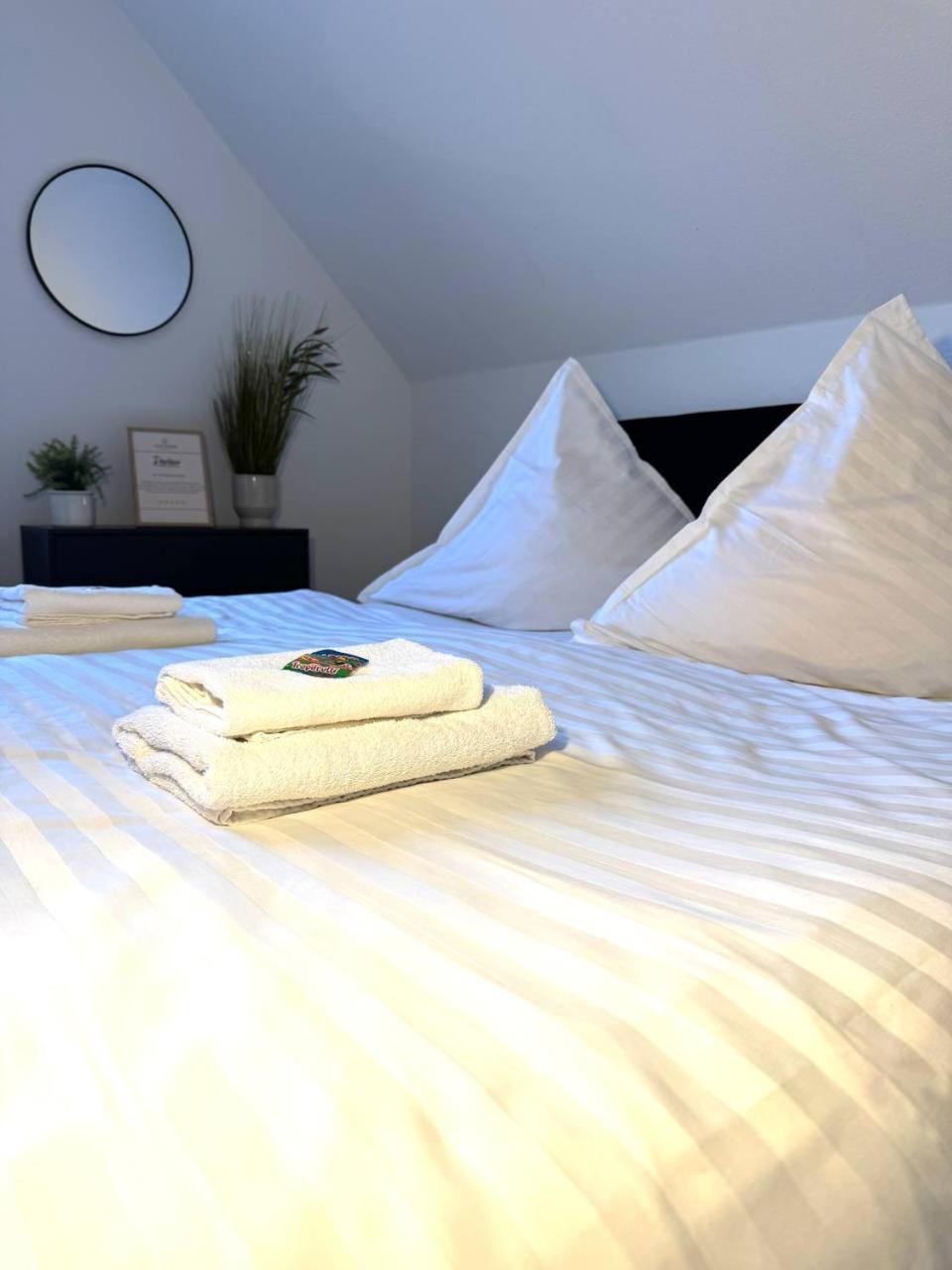 Ama Home Apartment In Hiddenhausen - Wlan, Smart-Tv - Nahe A30 & A2 - Nur 10 Min Von Herford Екстериор снимка